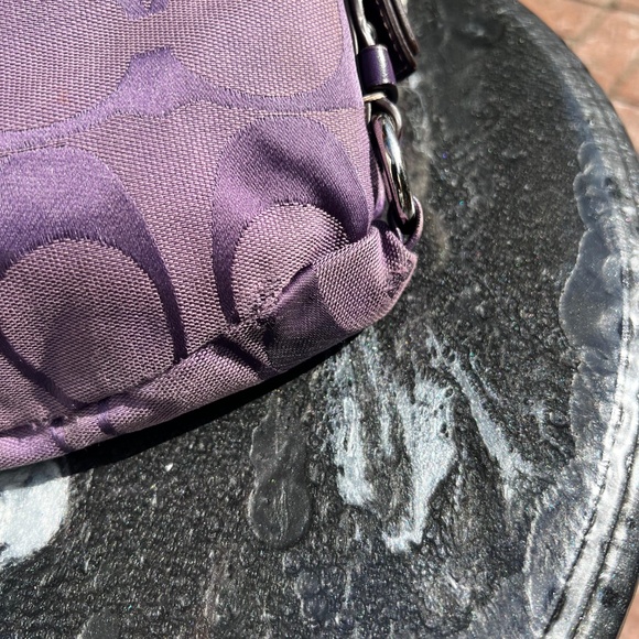 Vintage 00s COACH Purple Canvas Signature "C" Shoulder Bag, Style #F15171, Y2K - Picture 4 of 6